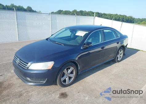 2013 Volkswagen Passat 2.5L Se z USA, uszkodzony, nr VIN 1VWBP7A31DC106898